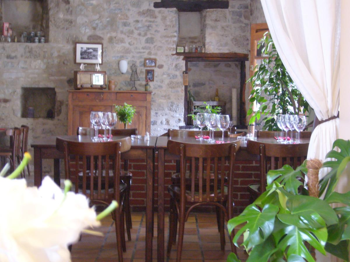 Hotel Des Arts Puybrun Buitenkant foto